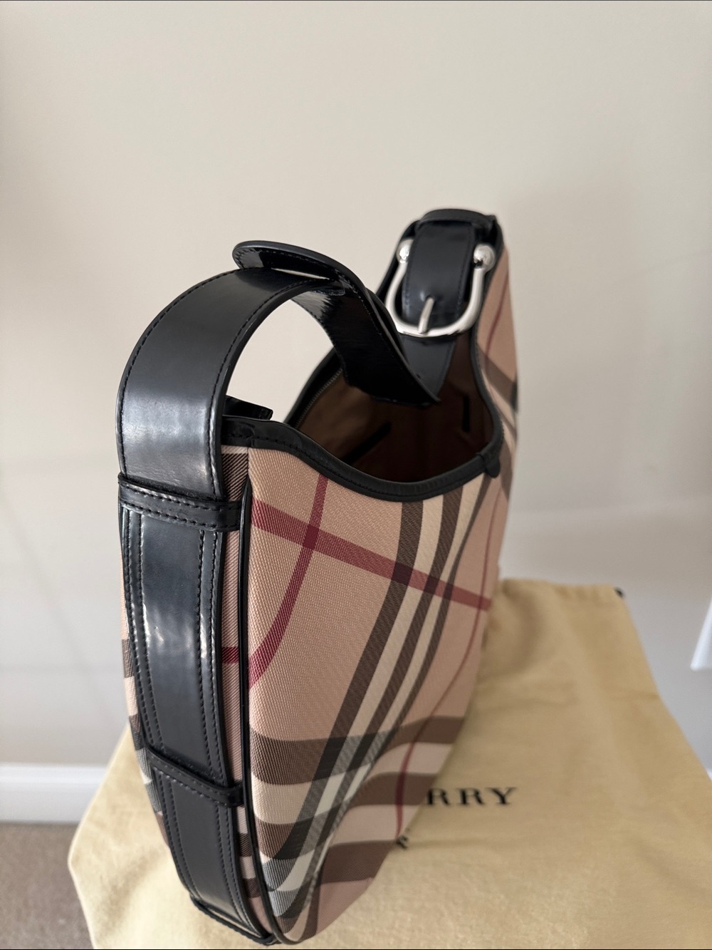 Burberry Beige  Check Shoulder Bag with Black Trim - Picture 6 of 12